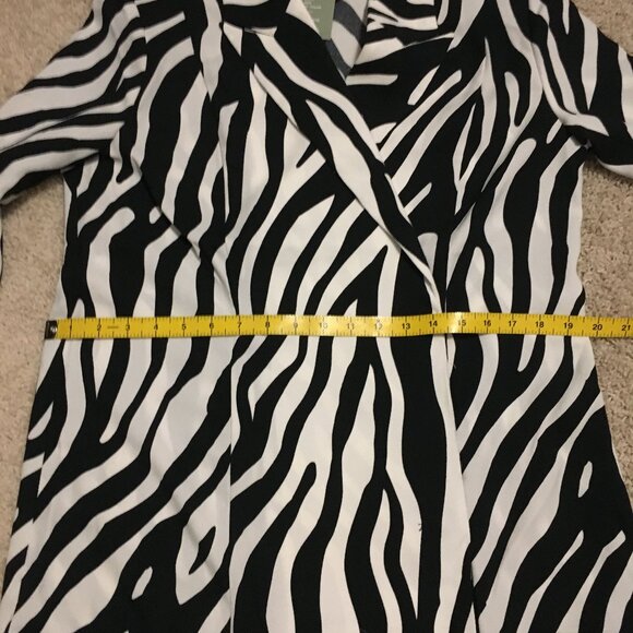 NWT Divided Long Snap Closure Shoulder Pad Zebra Print Blazer Jacket - Picture 13 of 16
